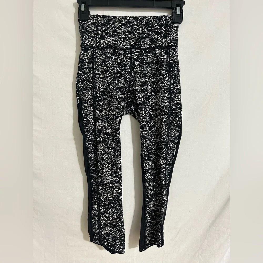 Lululemon Deep Breath Crop (21